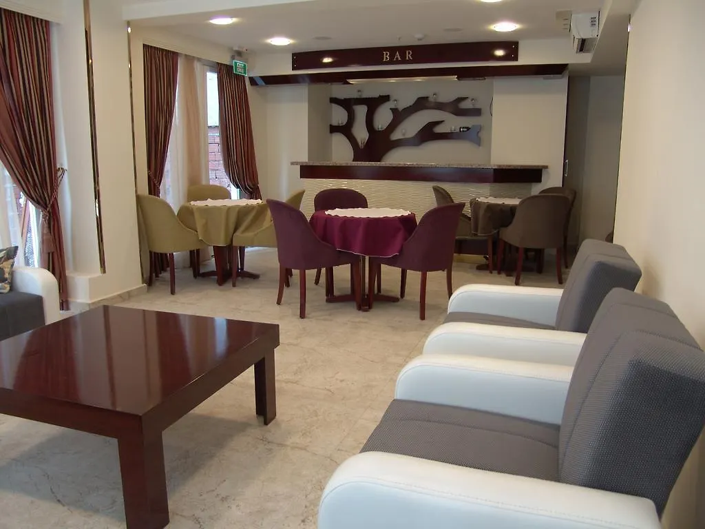 Izan Hotel İzmir 3*,